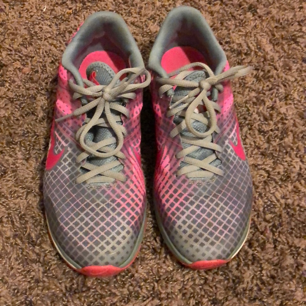 Nike tennis shoes
